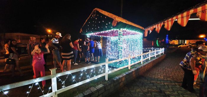 LUZES, DECORAÇÃO E PAPAI NOEL ENFEITAM O NATAL 2019 EM ATIBAIA